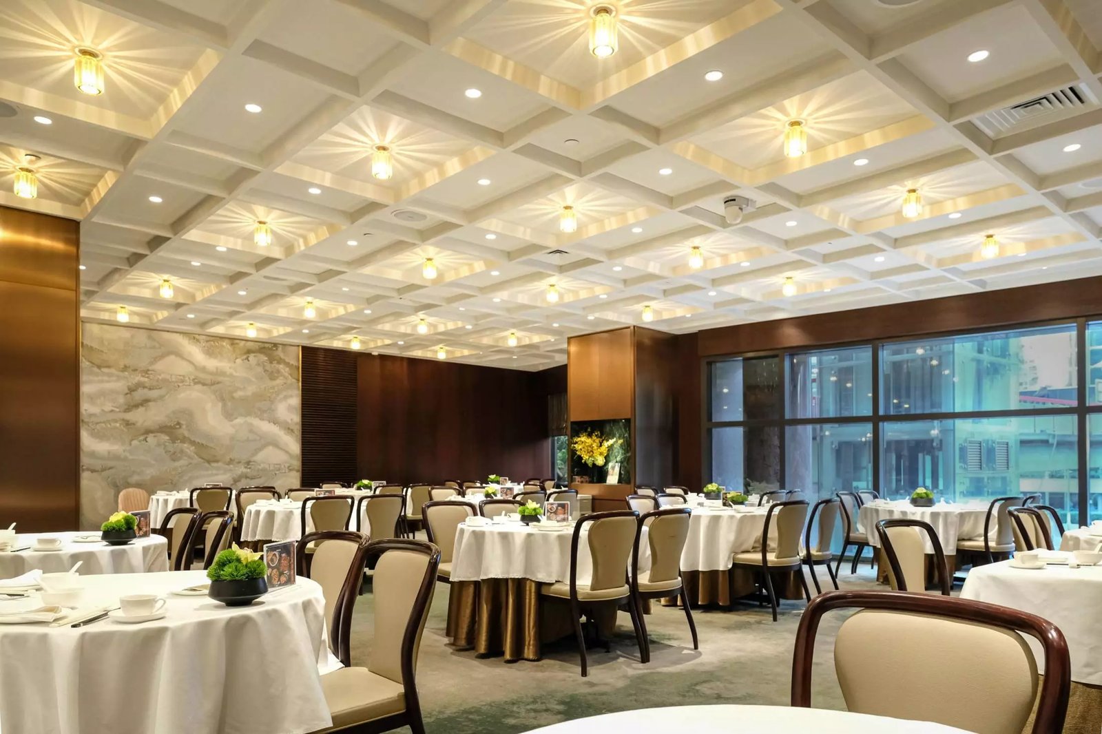 Gloucester Luk Kwok Hong Kong — eat & drink