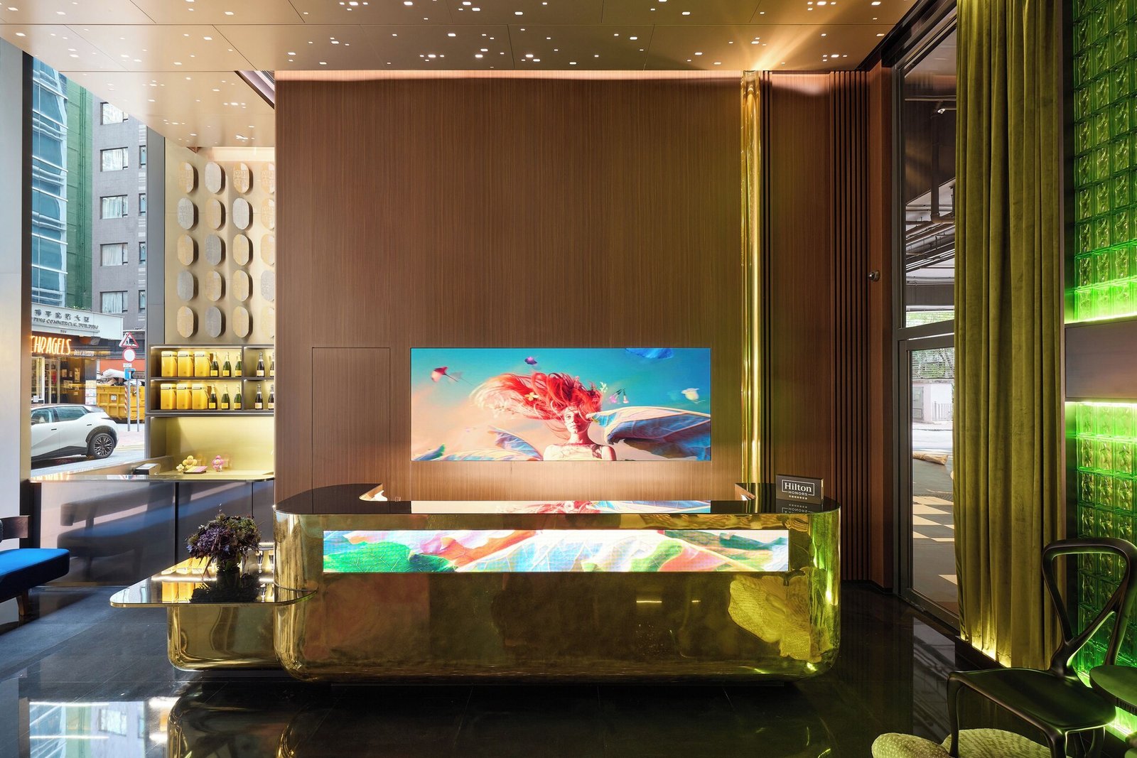 Motto by Hilton Hong Kong SoHo — vibe