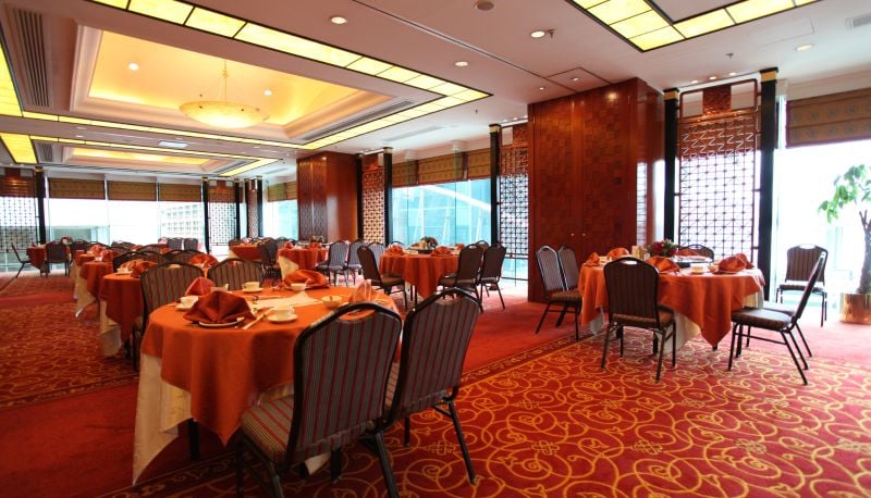 Harbour Plaza North Point, at the table