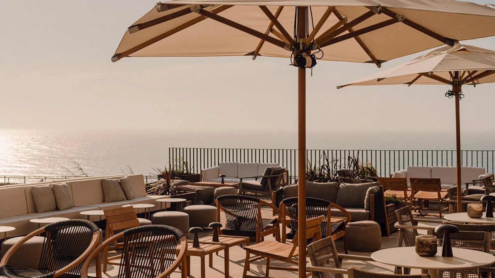 Aethos Ericeira — vibe