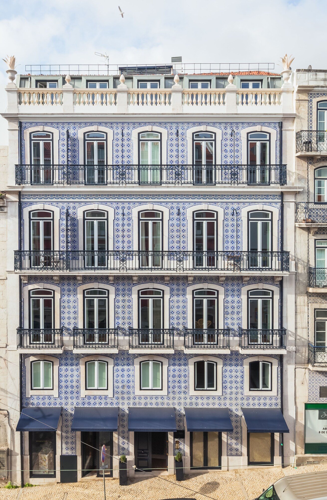 Almaria - Ex Libris Apartments | Chiado — backstory