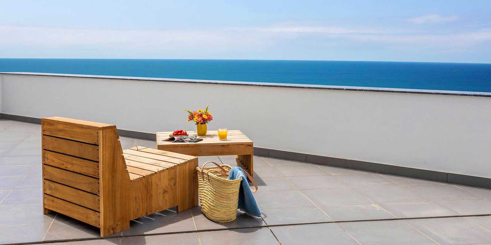 You and the sea - Ericeira Apartments — vibe