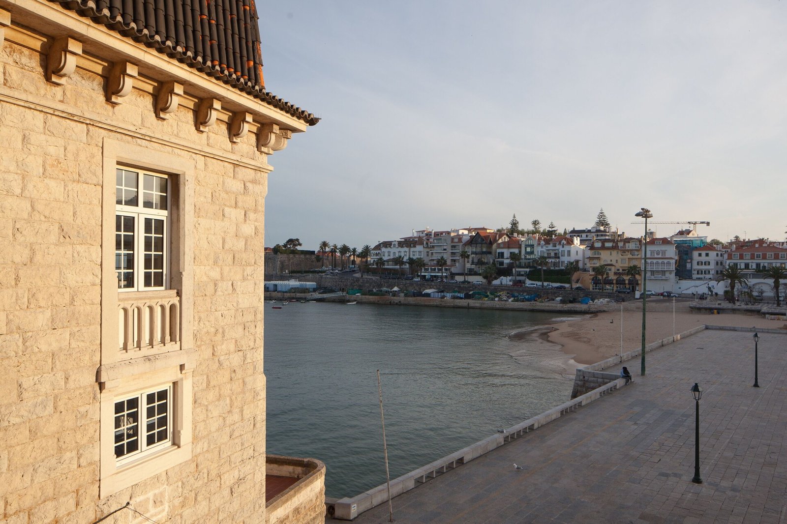 Villa Cascais — backstory
