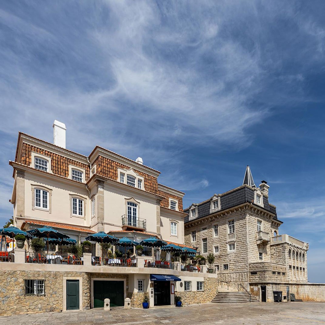 Villa Cascais — backstory