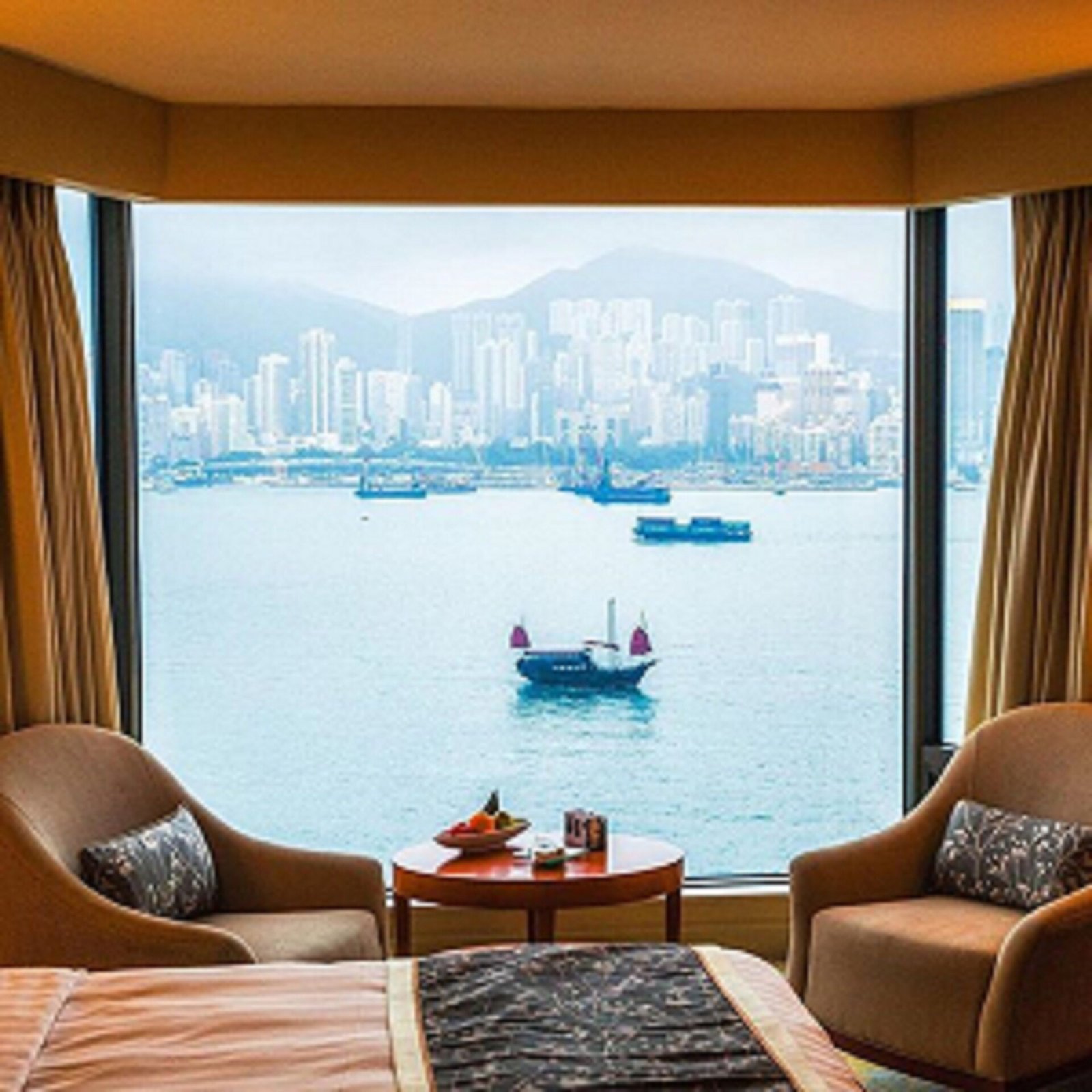 Kowloon Shangri-La — vibe