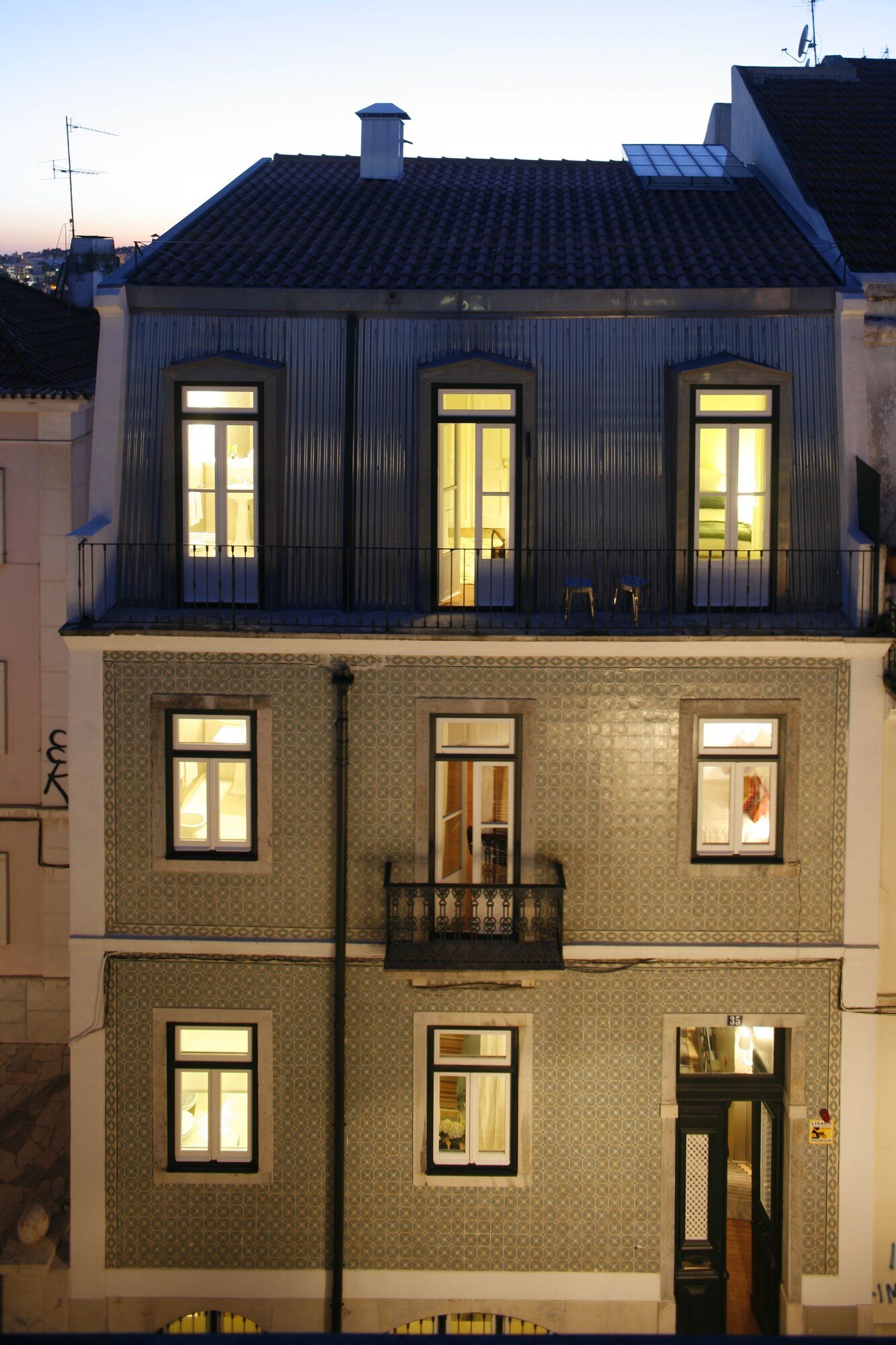 A Casa das Janelas Com Vista — backstory