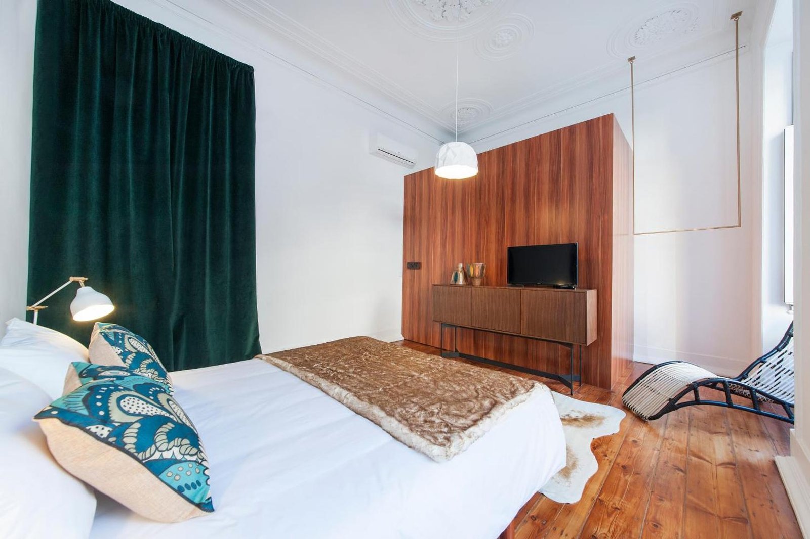Lisbon Cheese & Wine Suites — rooms