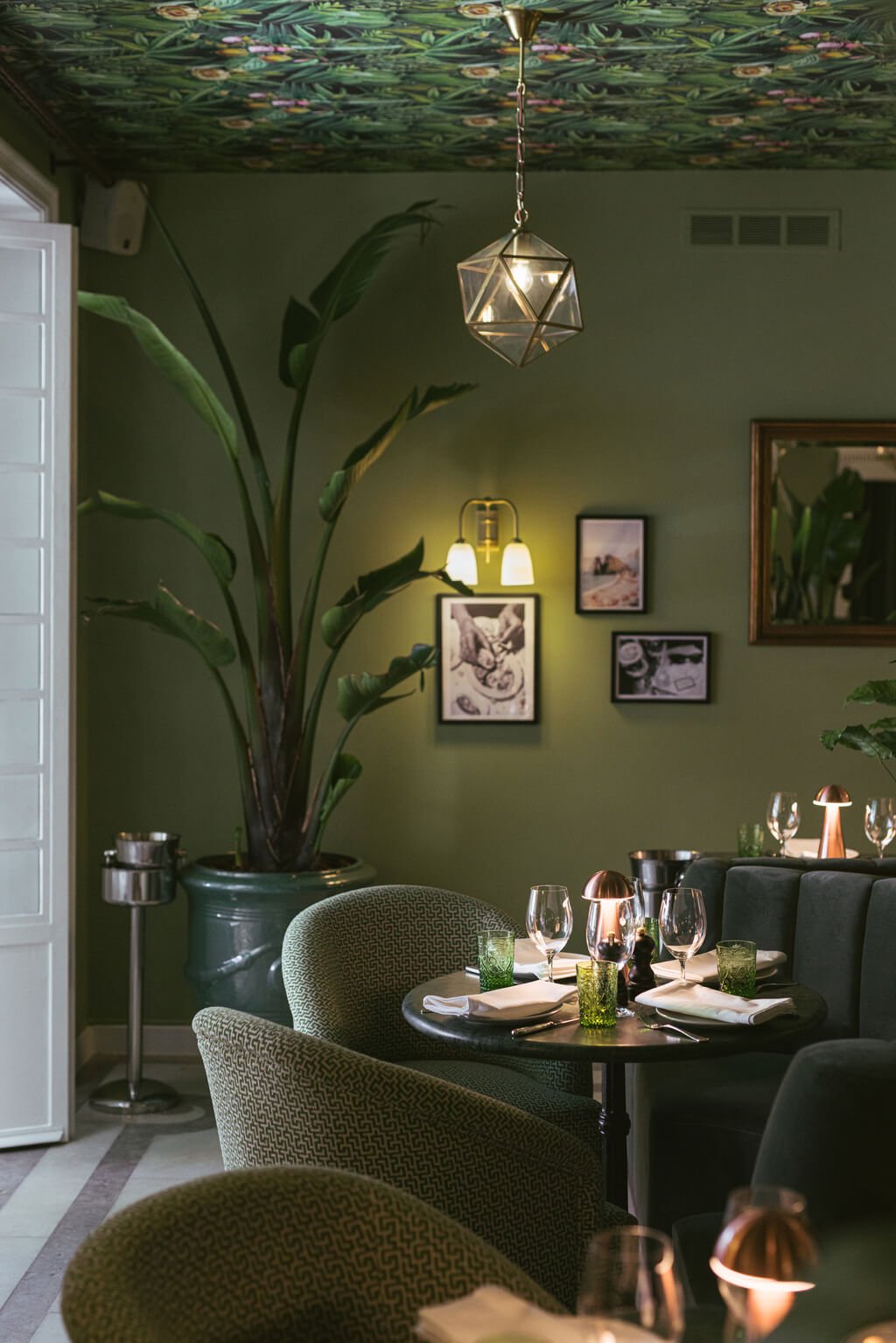 The Pergola Boutique Hotel, bougain restaurant & garden bar