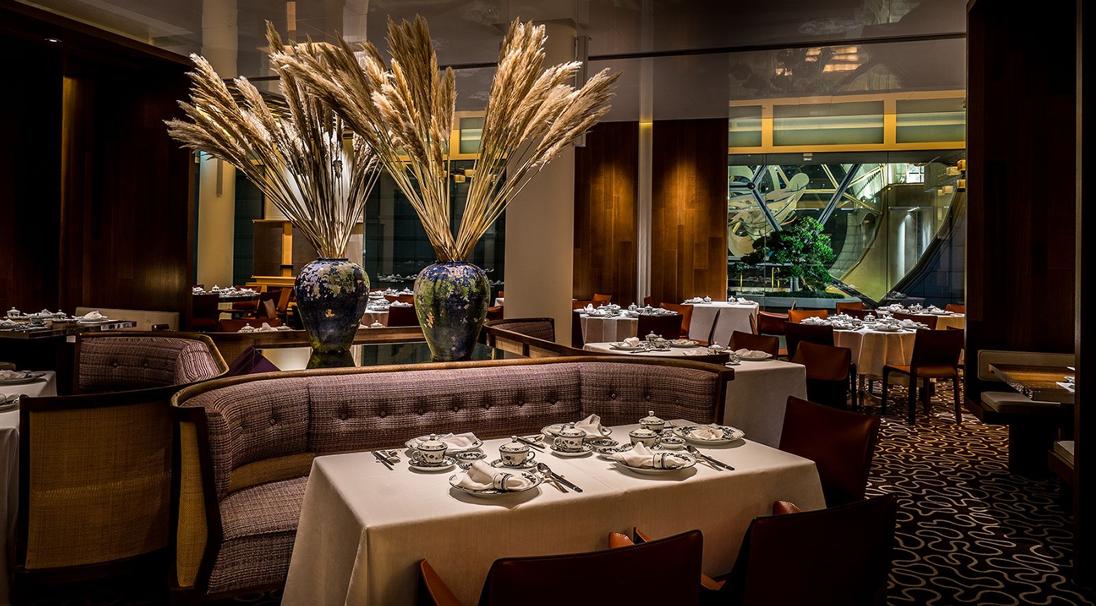 The Ritz-Carlton, Millenia Singapore, at the table