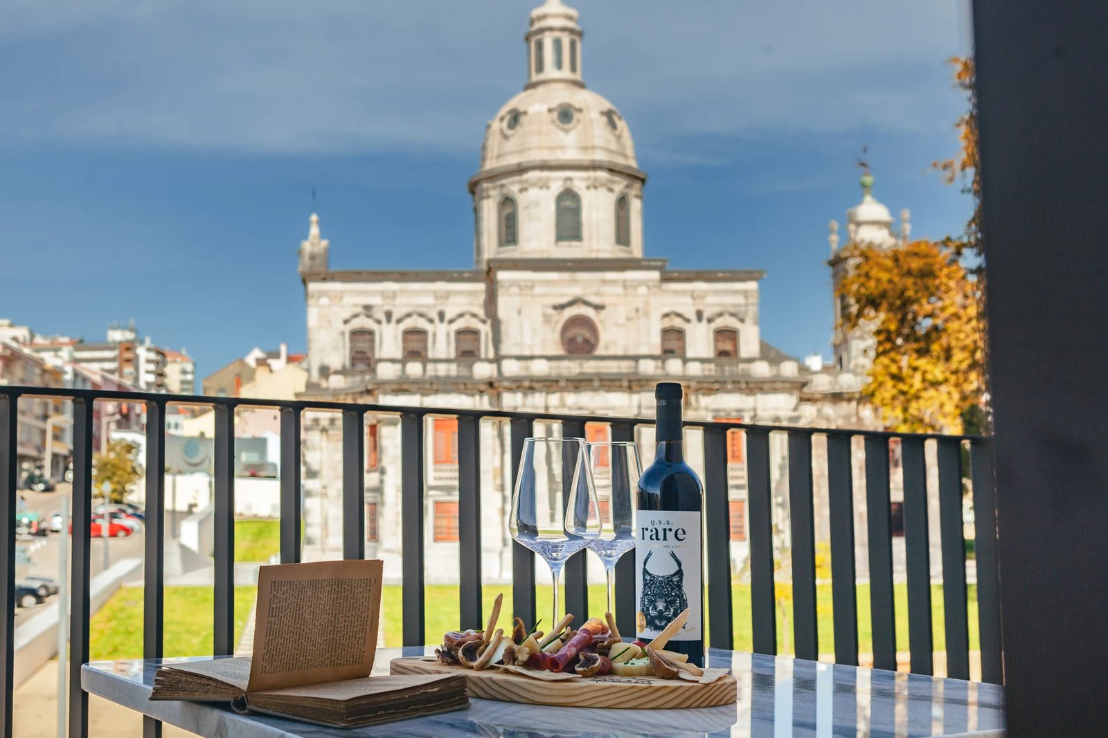 Wine & Books Hotels Lisboa — vibe