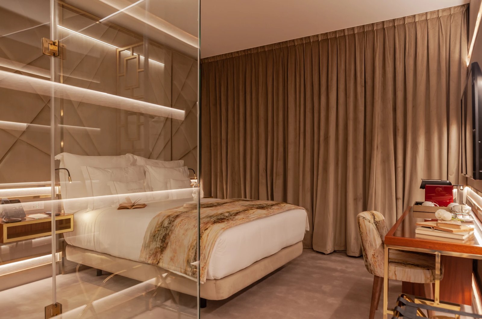 Wine & Books Hotels Lisboa — rooms