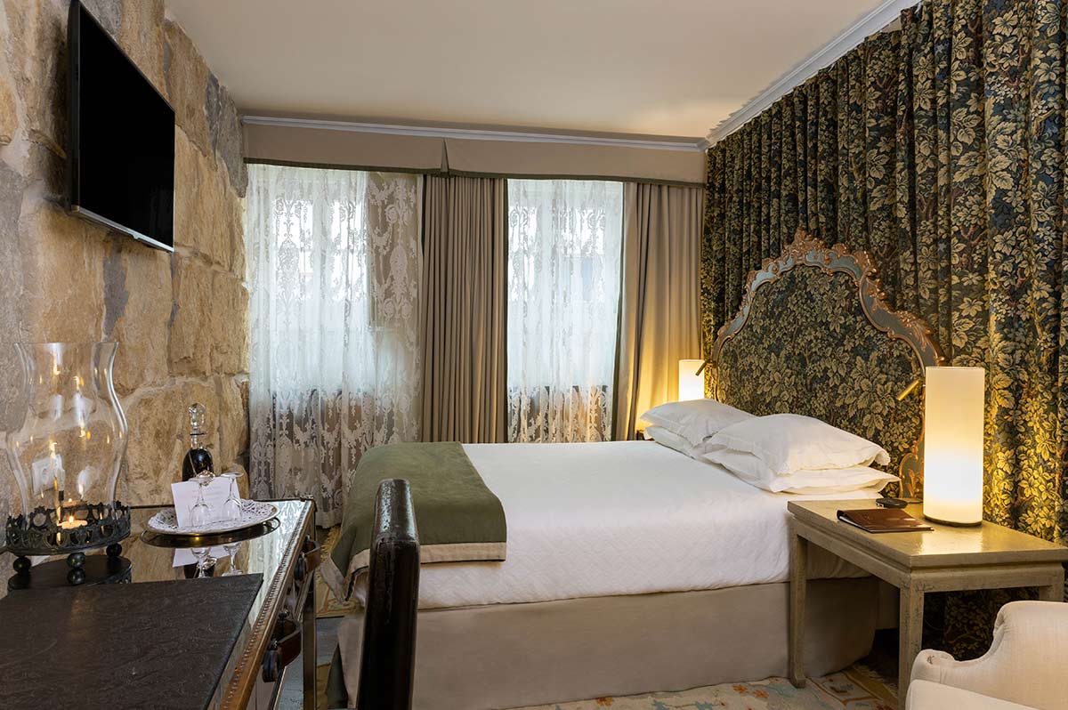 Solar do Castelo — rooms