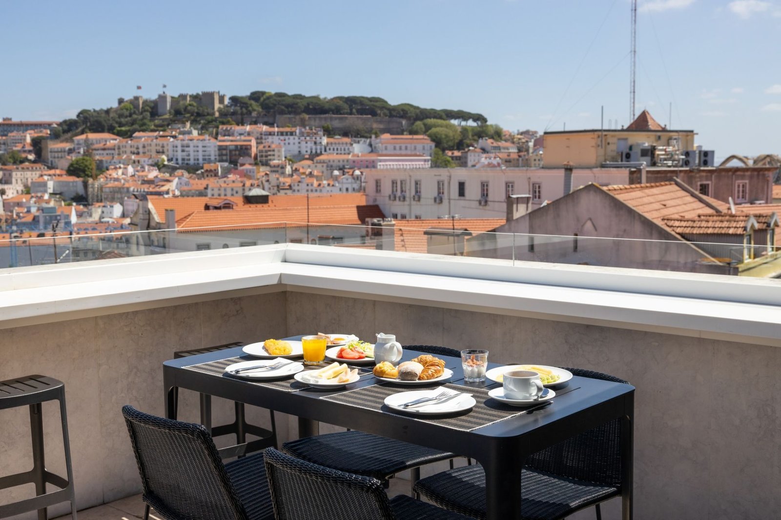 Lisboa Pessoa Hotel — vibe