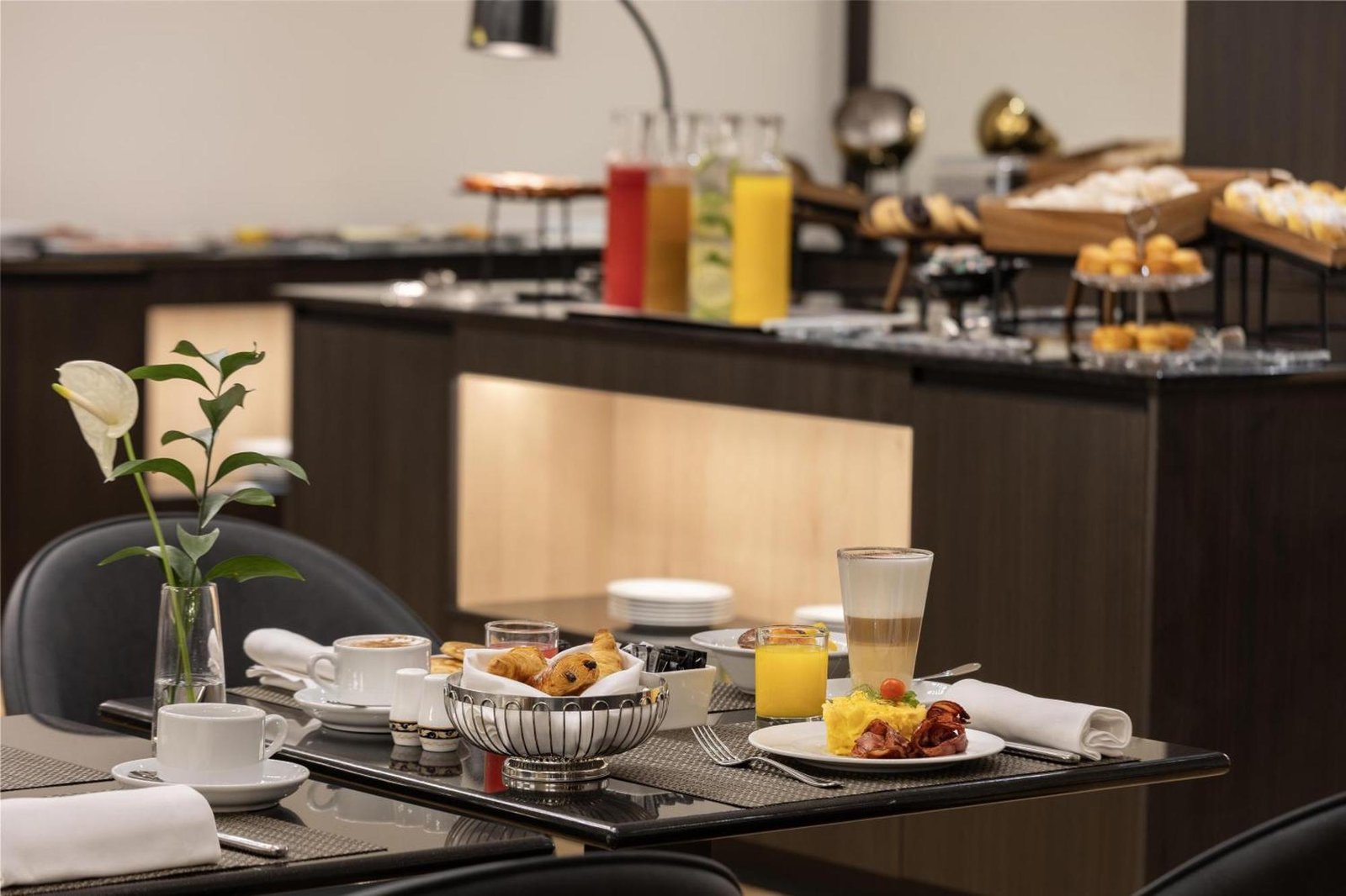 Dom Pedro Lisboa Hotel, a member of Radisson Individuals — eat & drink