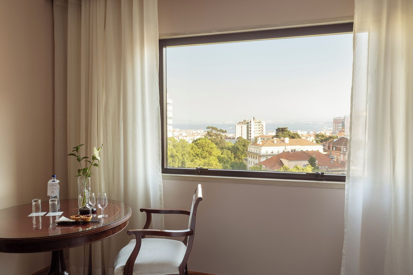 Dom Pedro Lisboa Hotel, a member of Radisson Individuals — rooms