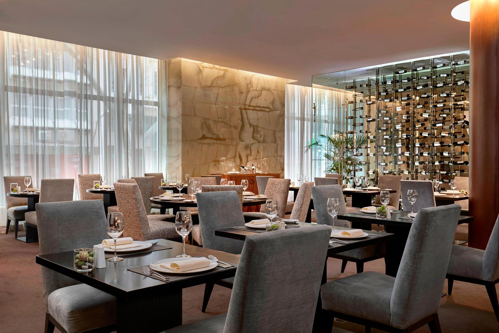 Sheraton Lisboa Hotel & Spa — eat & drink