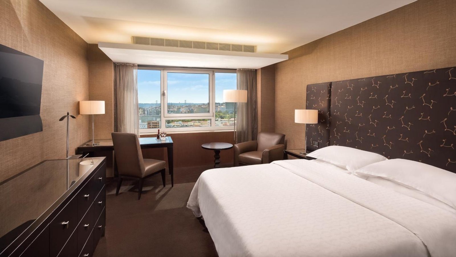 Sheraton Lisboa Hotel & Spa — rooms