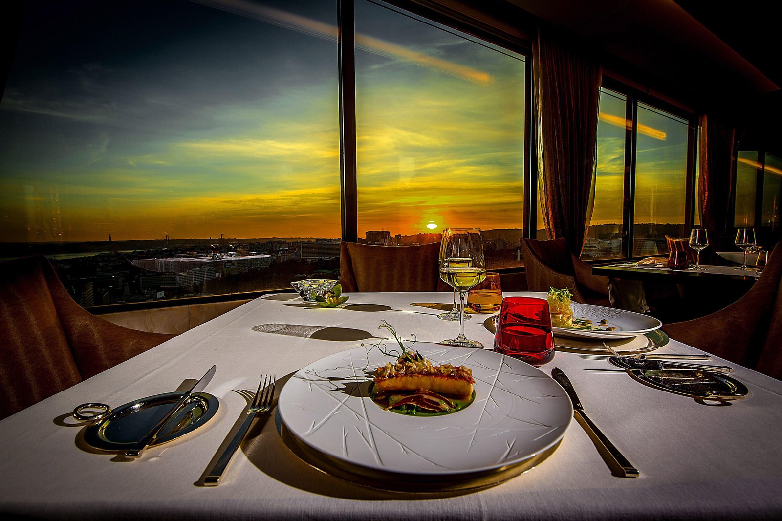 Sheraton Lisboa Hotel & Spa — eat & drink