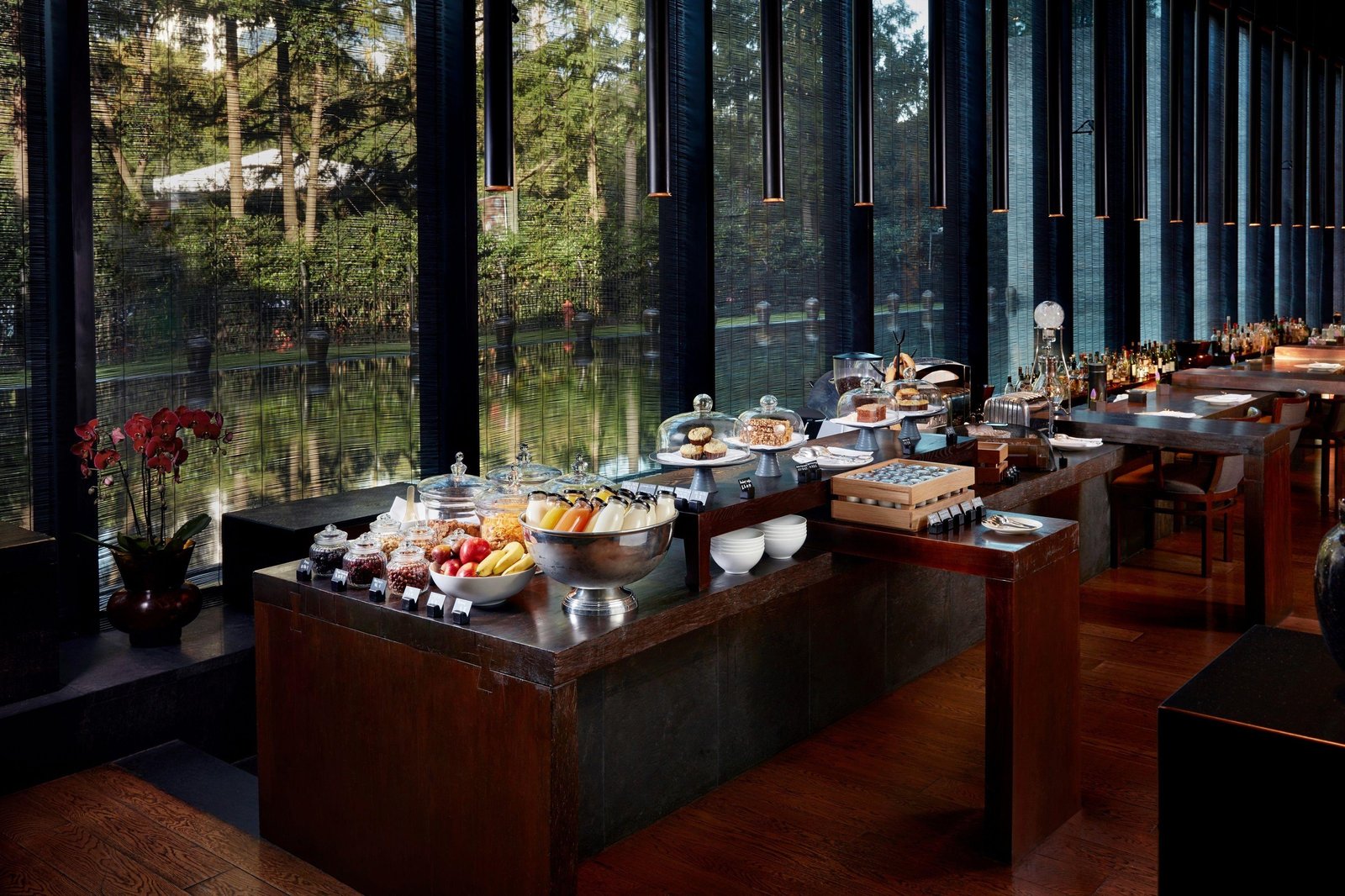 PuLi Hotel and Spa, at the table