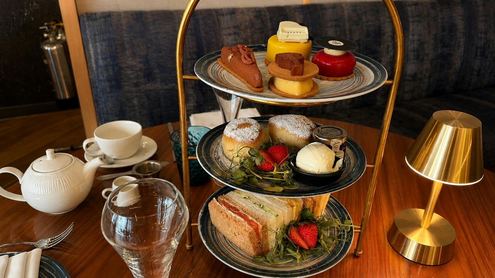 Middle Eight Hotel - Covent Garden, at the table