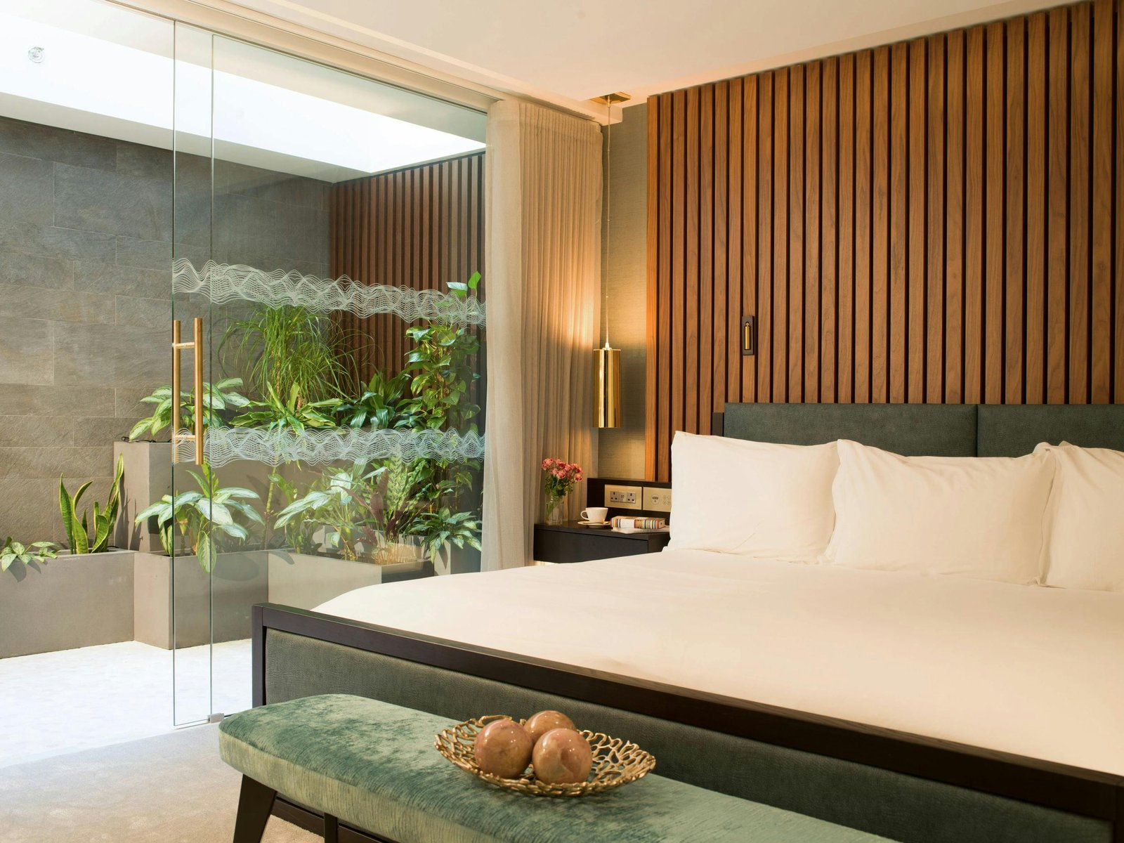 Middle Eight Hotel - Covent Garden — rooms