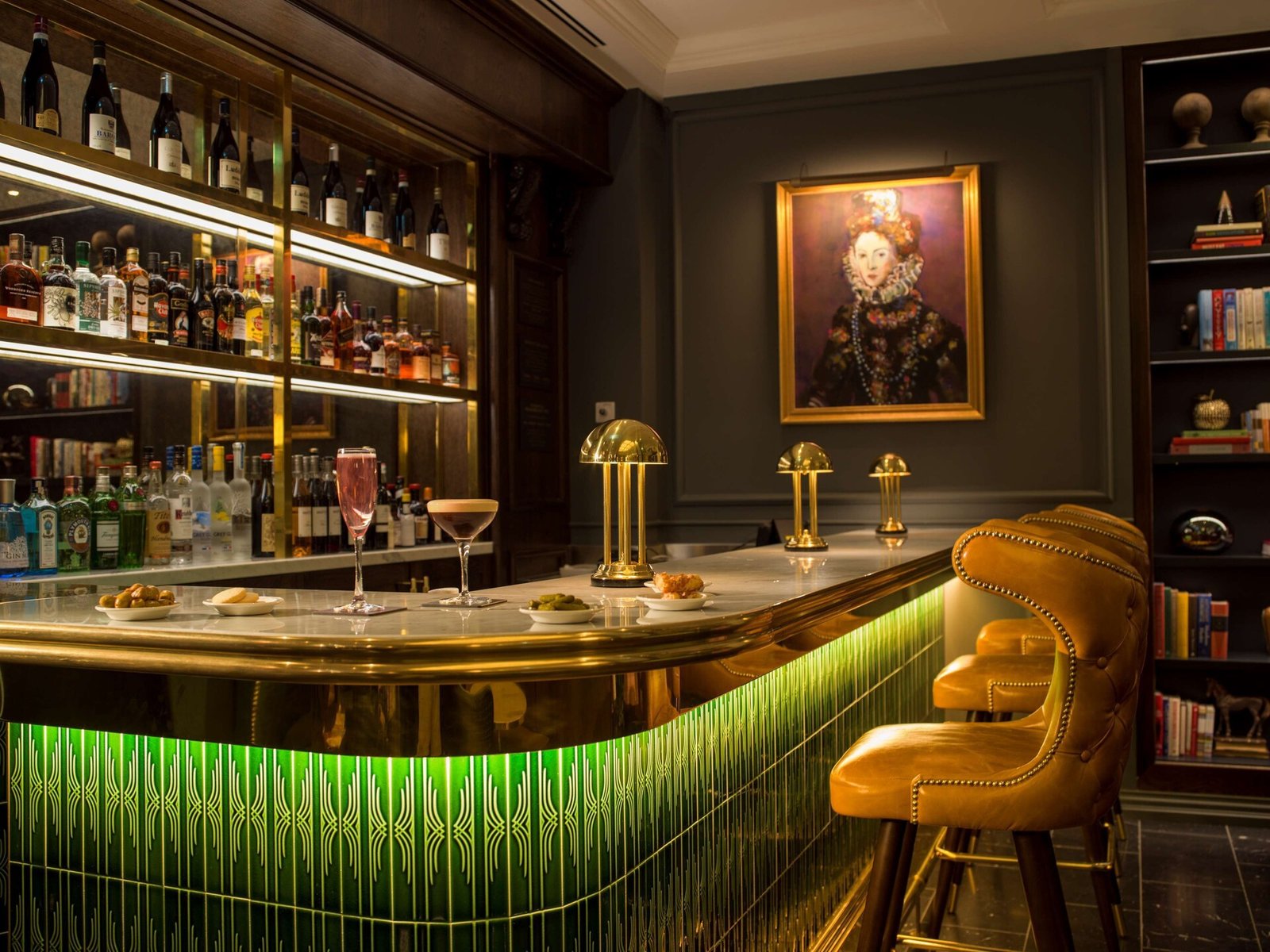 The Guardsman Hotel & Residences — eat & drink