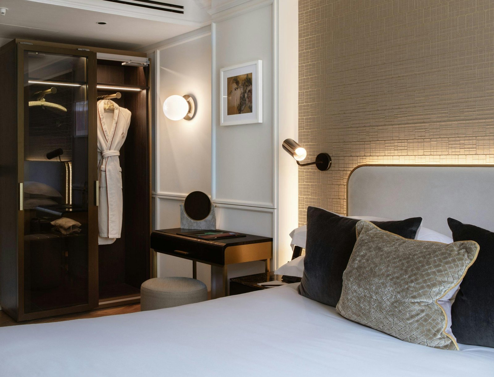 The Guardsman Hotel & Residences — rooms