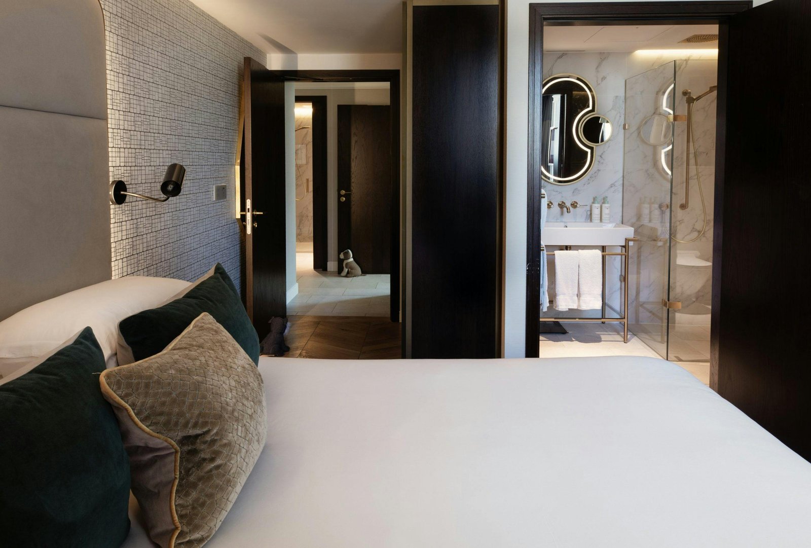 The Guardsman Hotel & Residences — rooms
