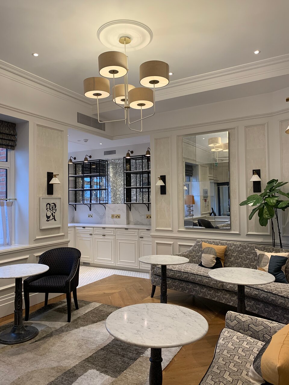 The Capital Hotel, Apartments and Townhouse — vibe