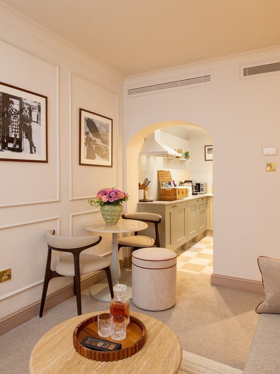 The Capital Hotel, Apartments and Townhouse — eat & drink