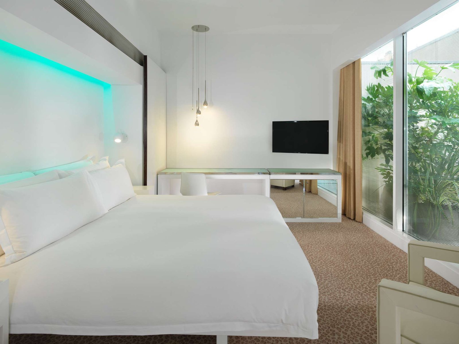 St Martins Lane London — rooms
