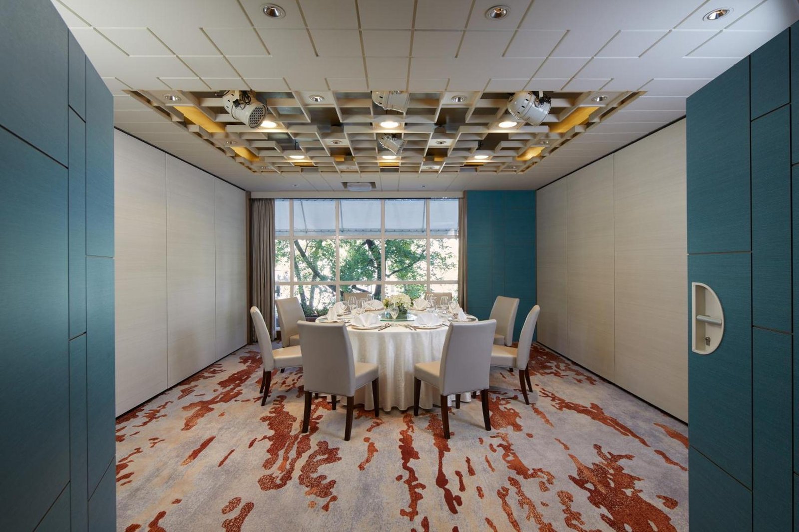 Hotel Royal-Nikko Taipei — eat & drink