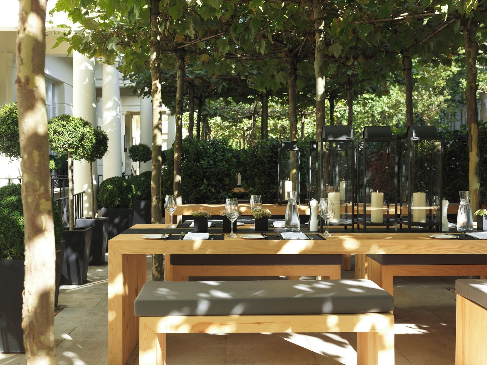 La Suite West Hotel London — eat & drink