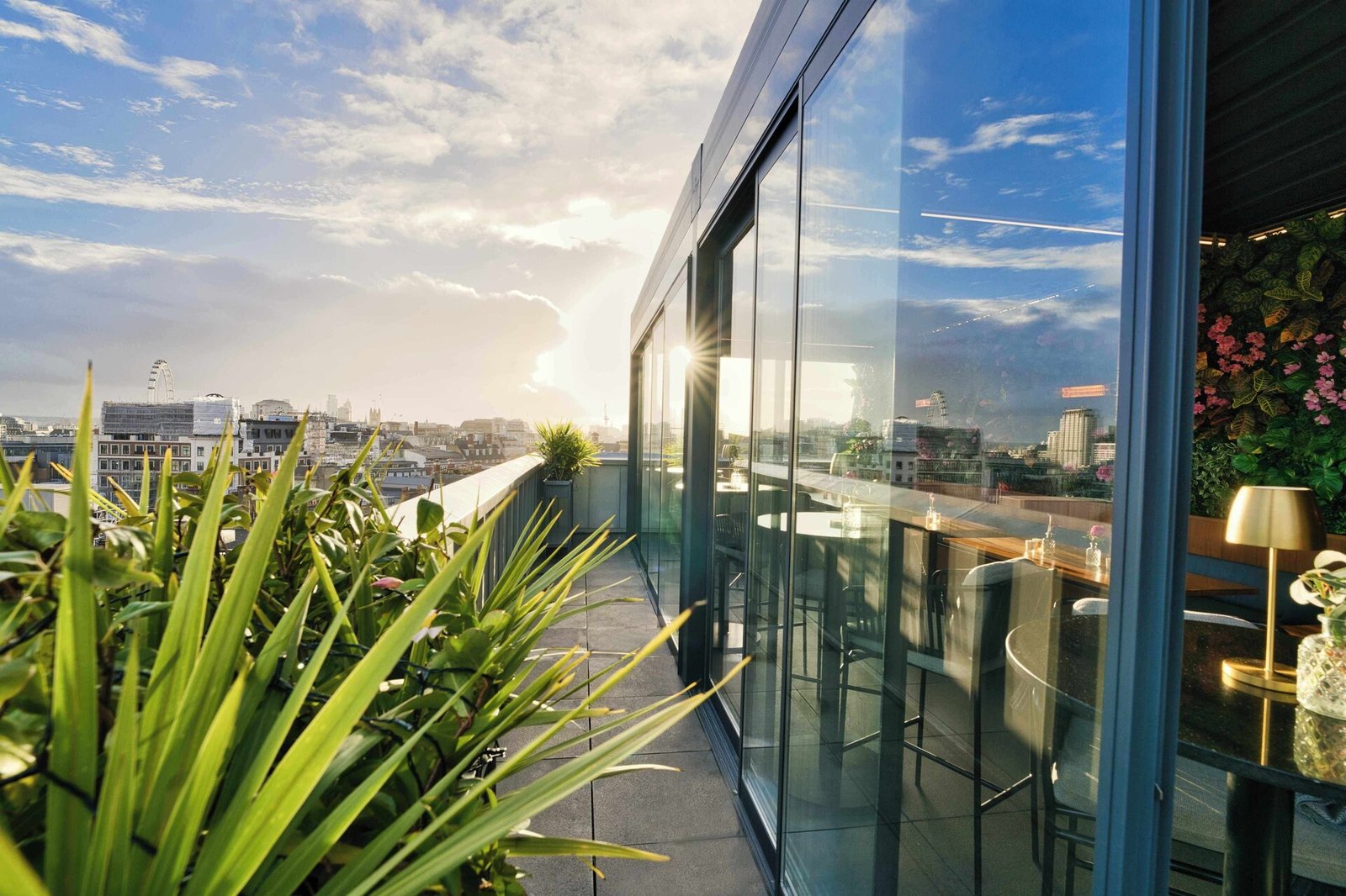 Hotel AMANO Covent Garden — vibe