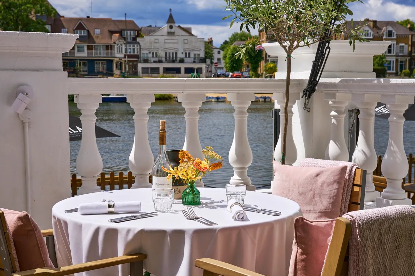 The Mitre Hotel, Hampton Court, eat & drink