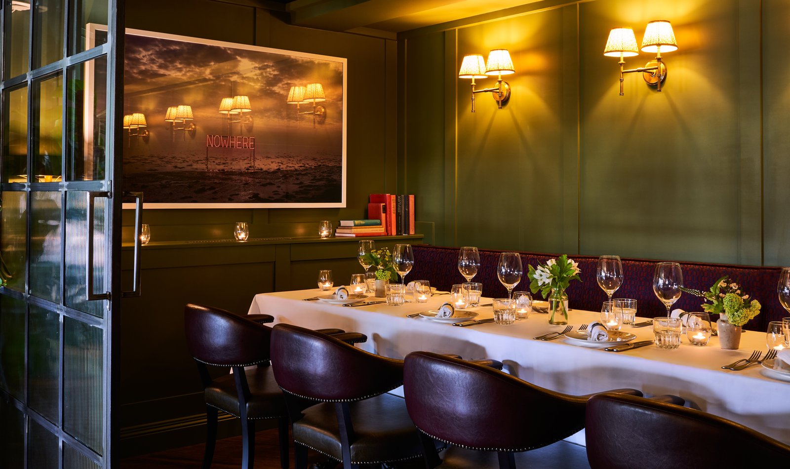 The Mitre Hotel, Hampton Court, eat & drink