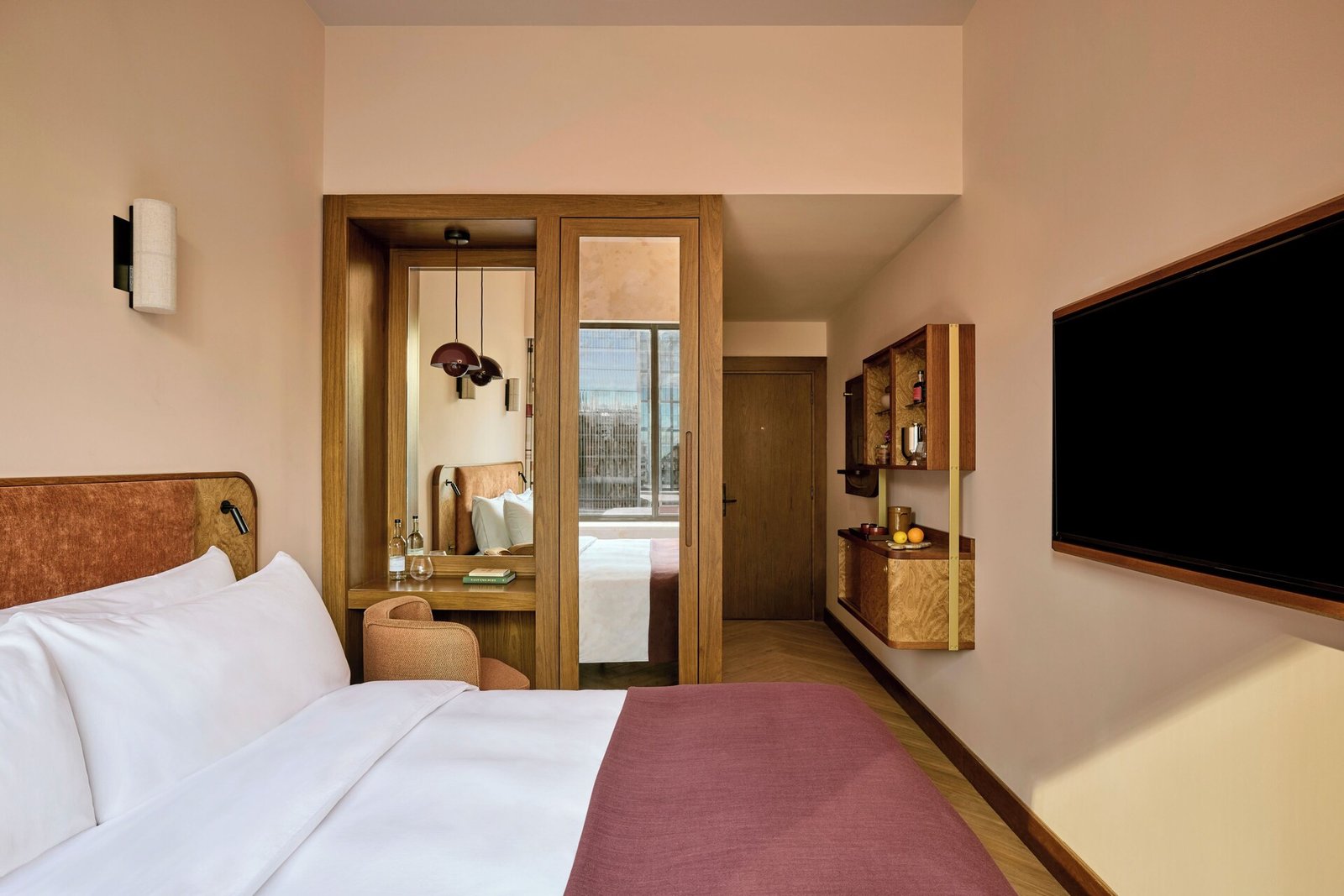 Sir Devonshire Square Hotel, part of Sircle Collection — rooms