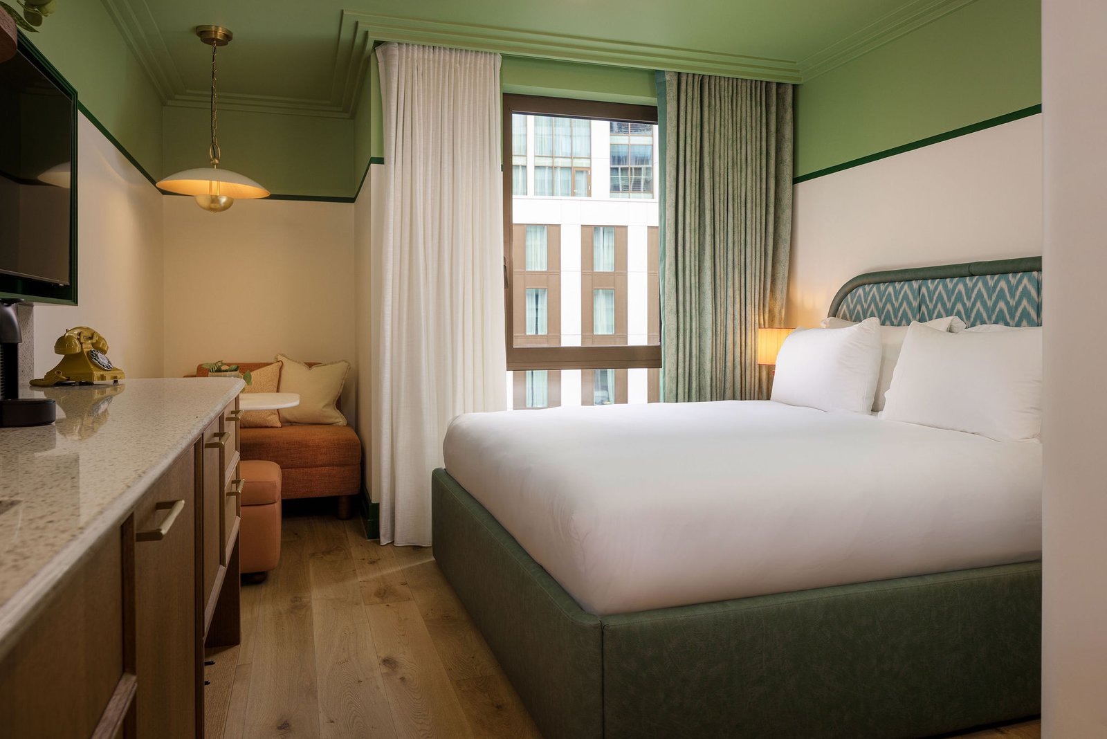 The July London Victoria — rooms