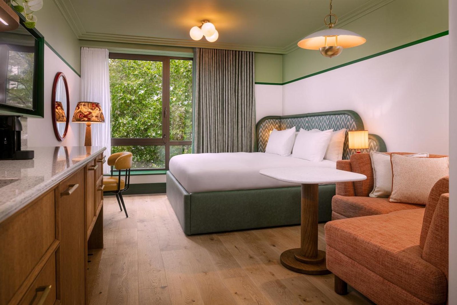 The July London Victoria — rooms