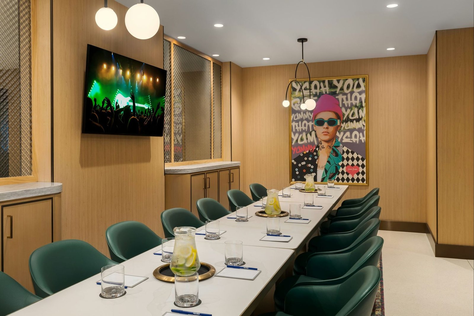 Hard Rock Hotel London Ontario, sessions restaurant & bar