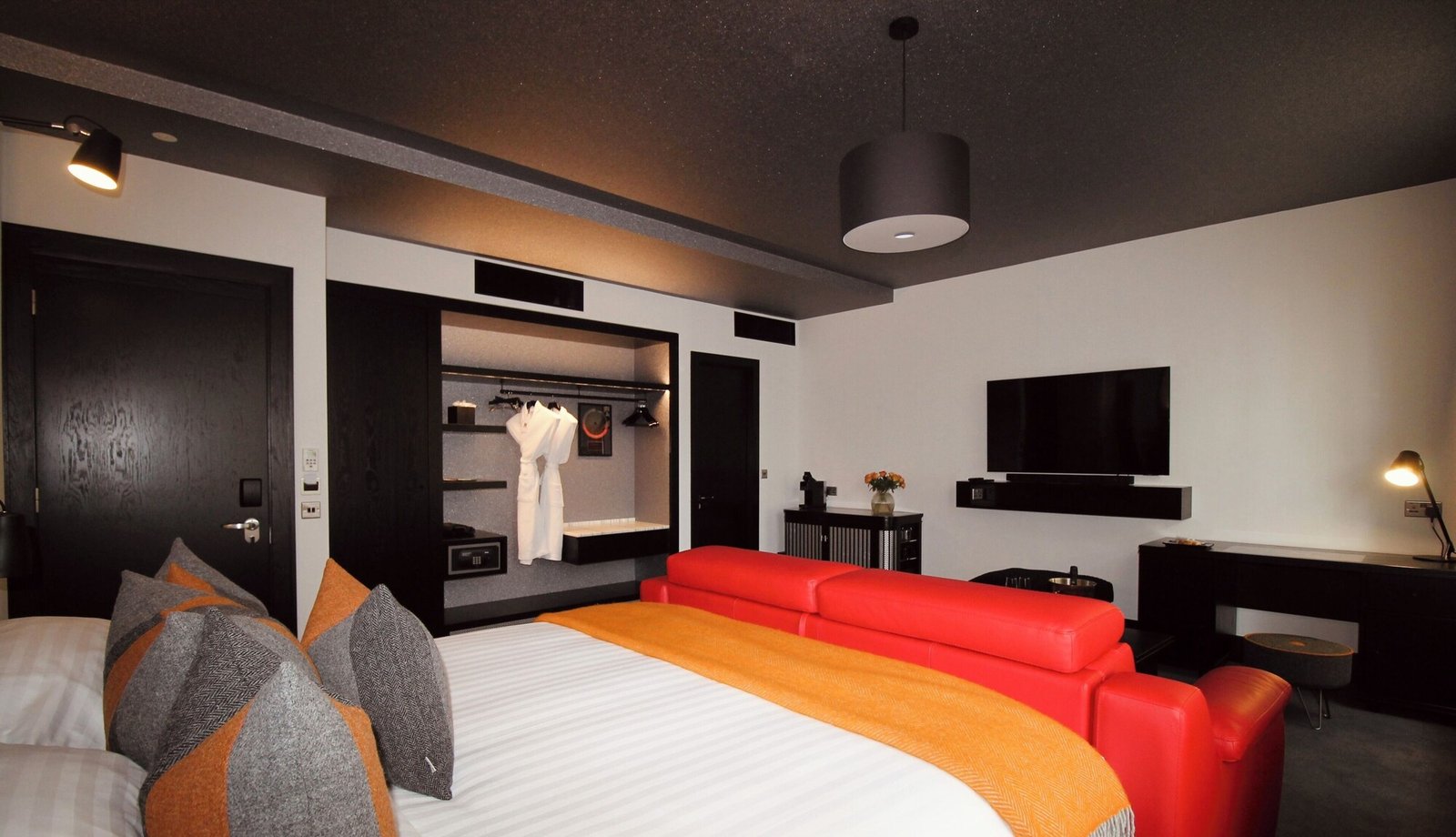 The Megaro — rooms