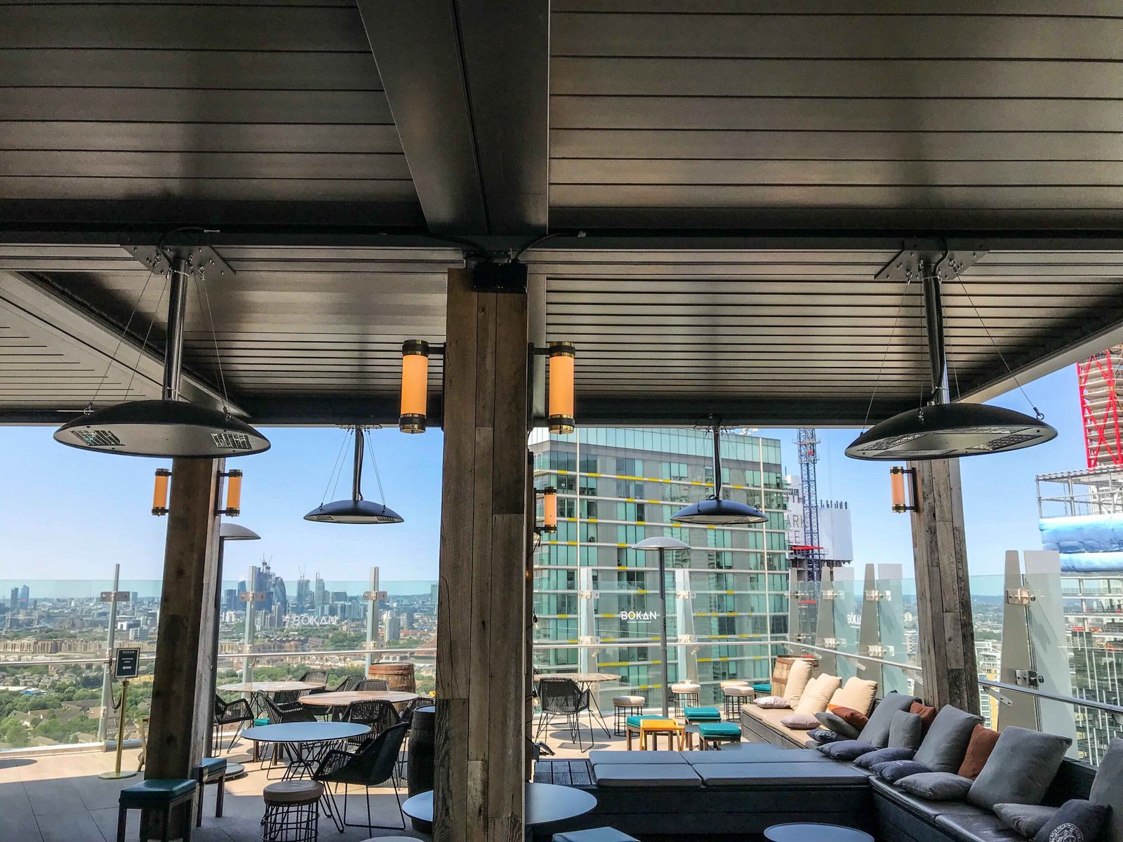 Novotel London Canary Wharf — vibe