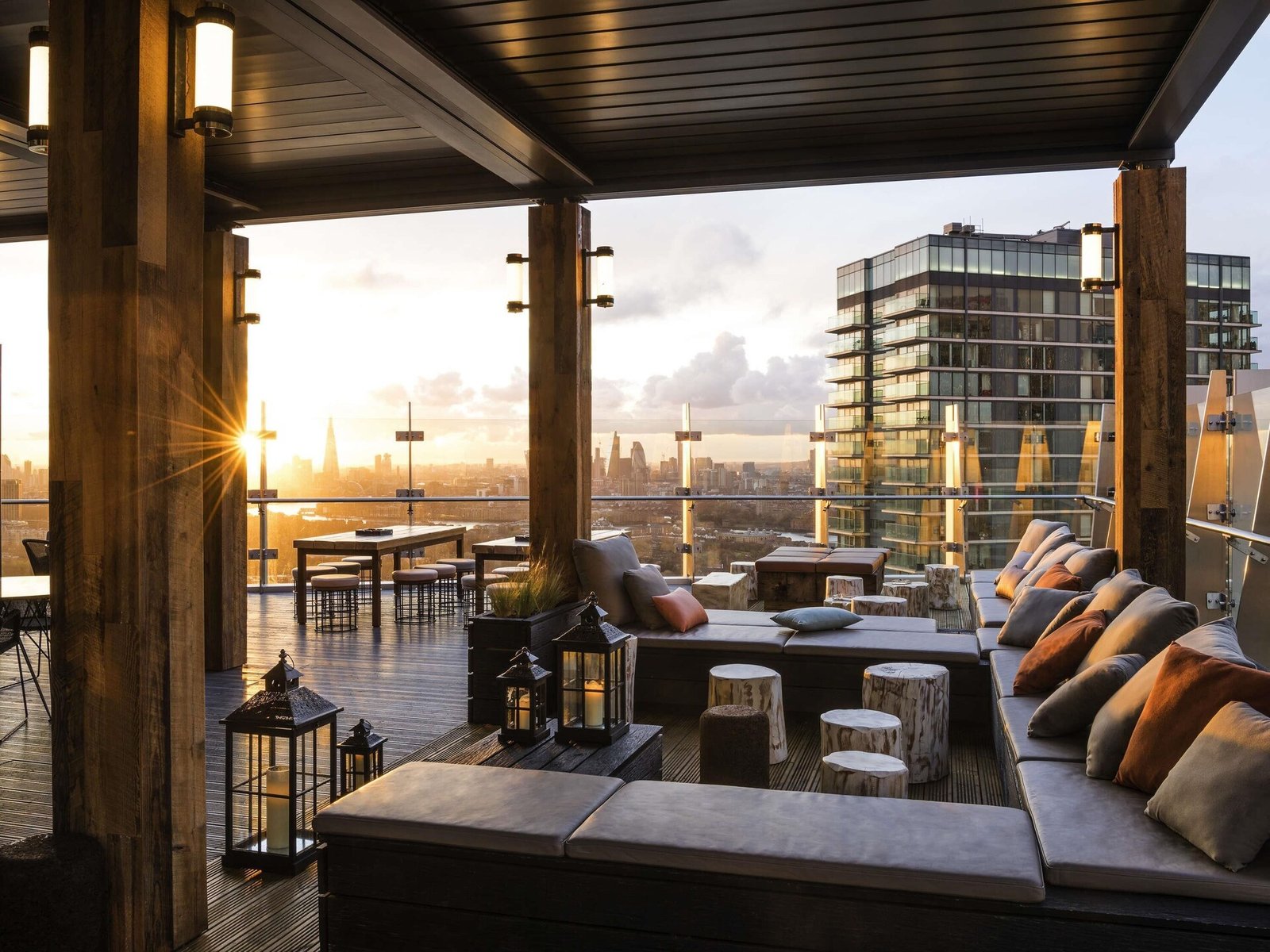 Novotel London Canary Wharf — vibe