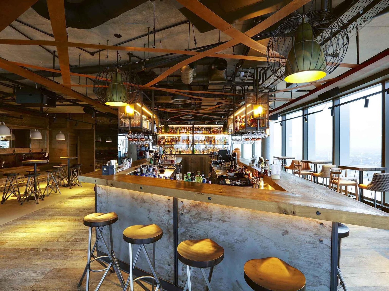 Novotel London Canary Wharf — eat & drink