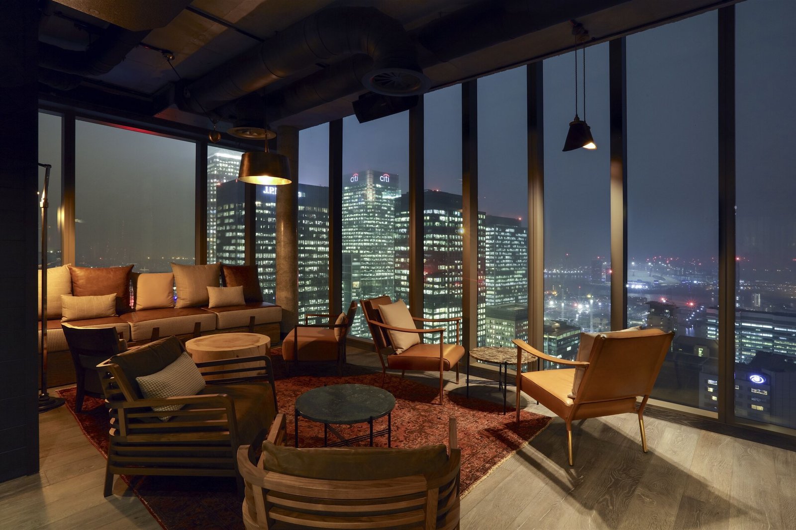Novotel London Canary Wharf — eat & drink