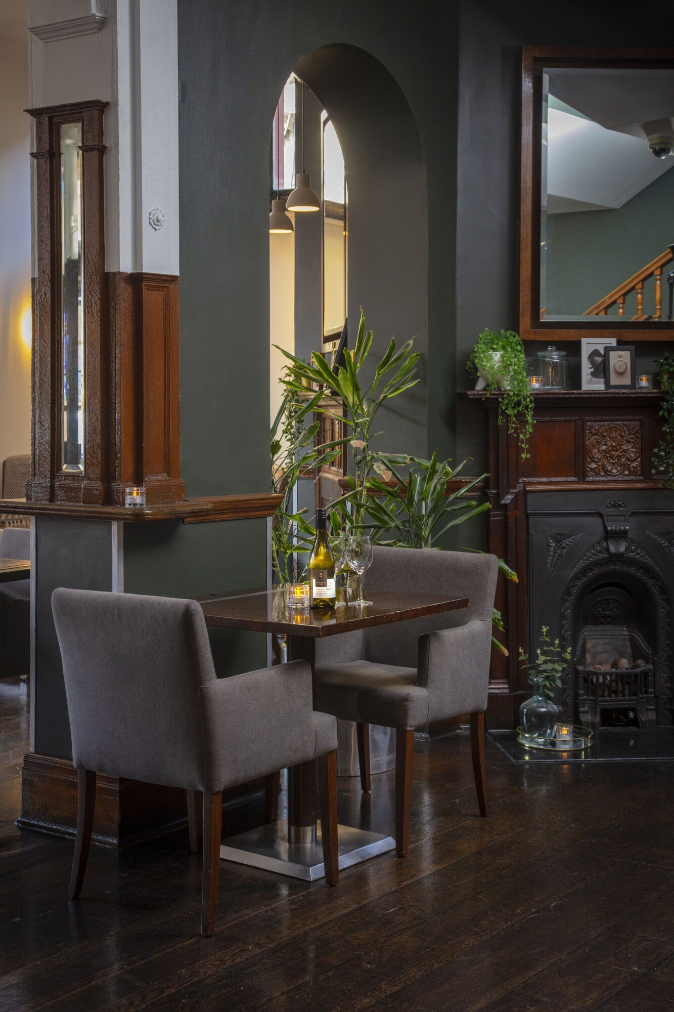 The Crown London Hotel, Cricklewood (North West London), WorldHotels Distinctive — eat & drink