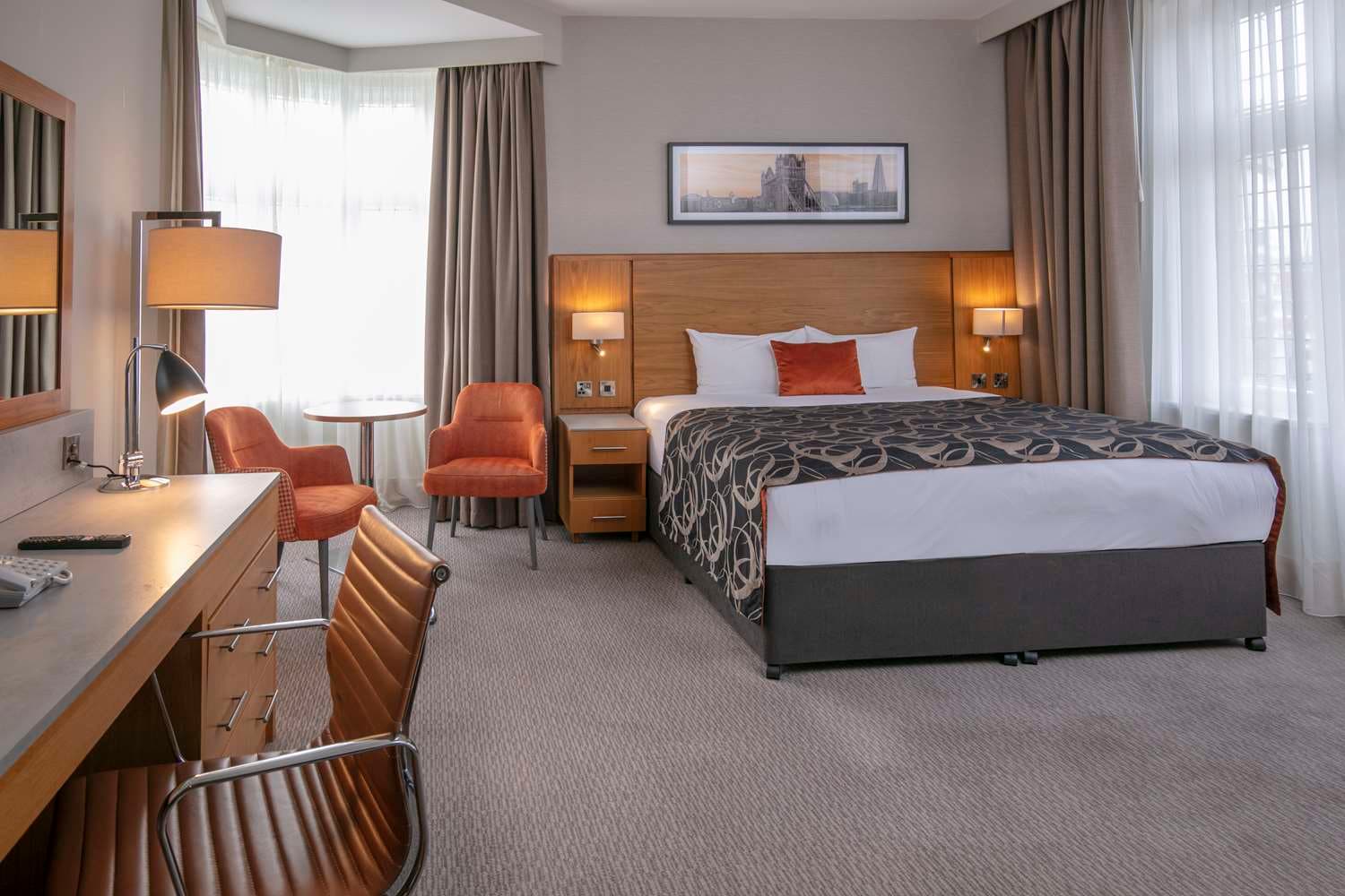 The Crown London Hotel, Cricklewood (North West London), WorldHotels Distinctive — rooms