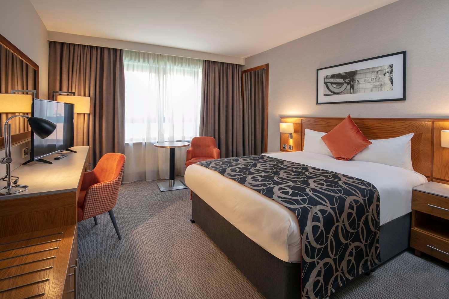The Crown London Hotel, Cricklewood (North West London), WorldHotels Distinctive — rooms