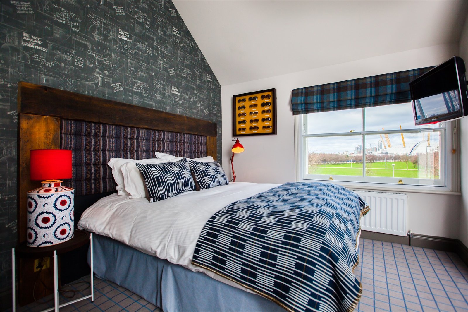 The Pilot, Greenwich — rooms