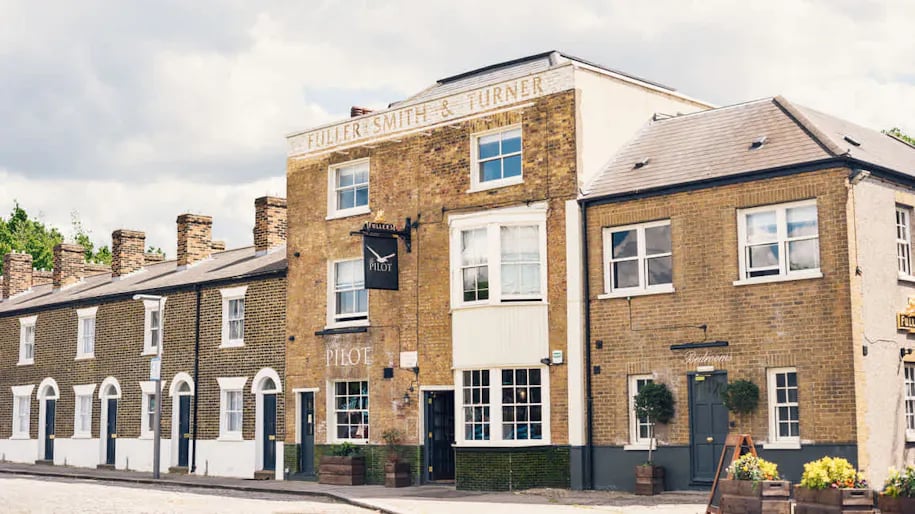The Pilot, Greenwich — backstory